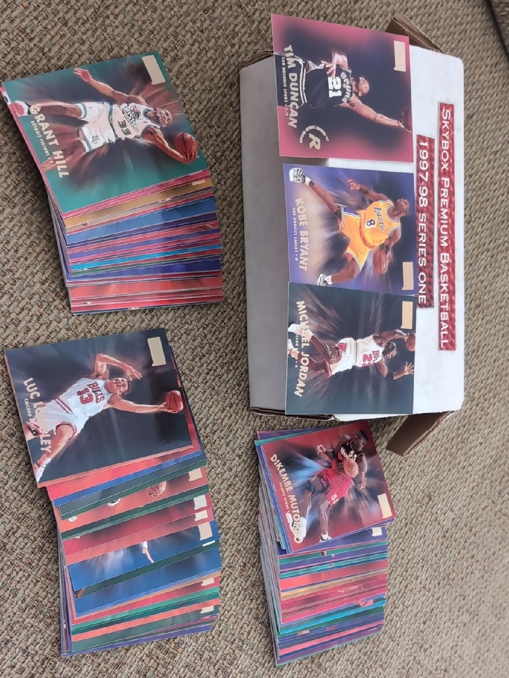 Skybox Premium 1997-98 Series One Basketball Card Lot 199/200 Missing #32 Kerr.